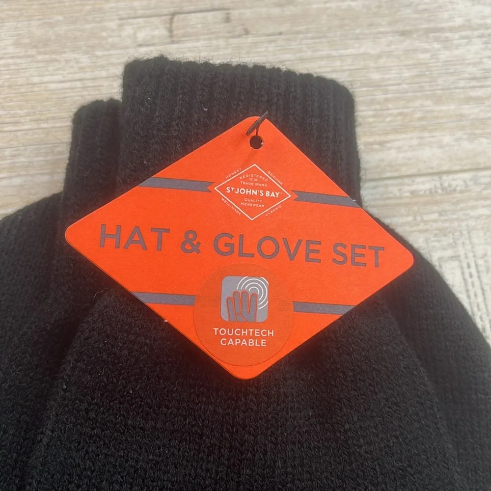 St Johns Bay Black Hat and Glove Set